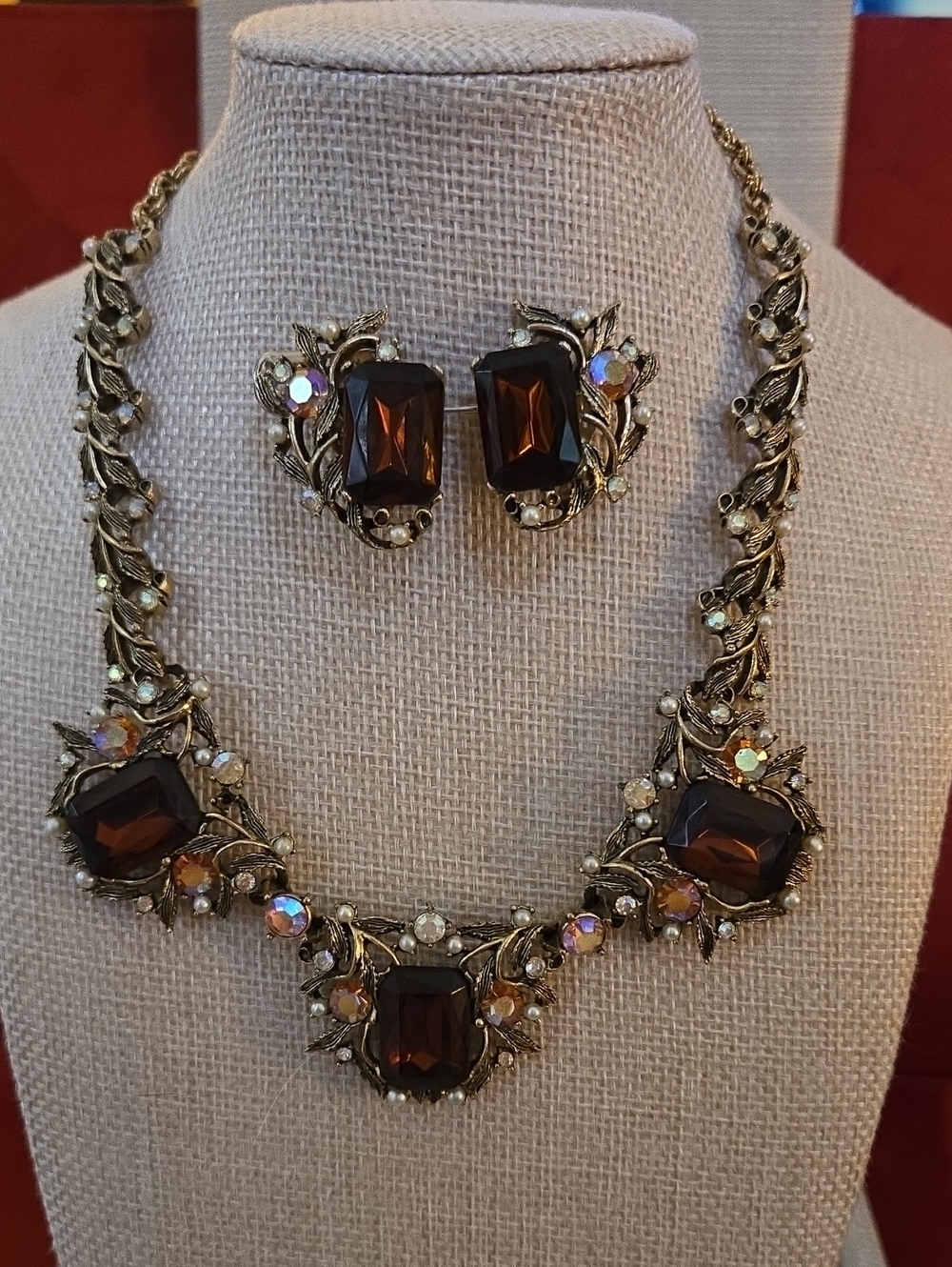 Vintage-Style Demi-Parue Necklace And Clip-on Earrings Set With Amber Stones